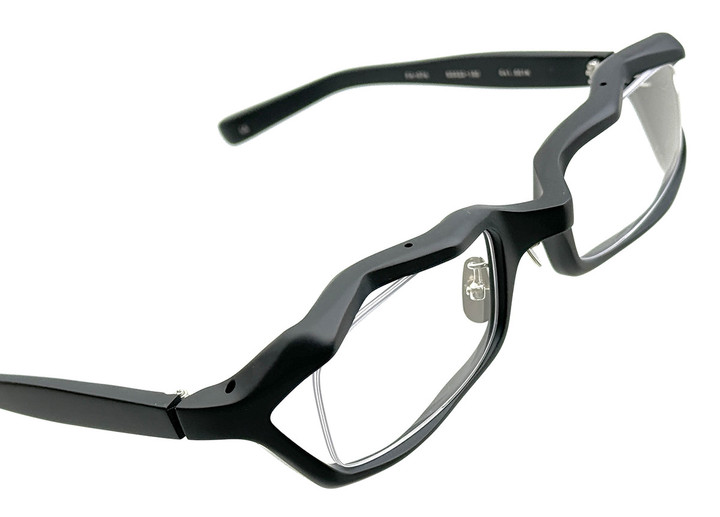 20241110fa076_001m_03