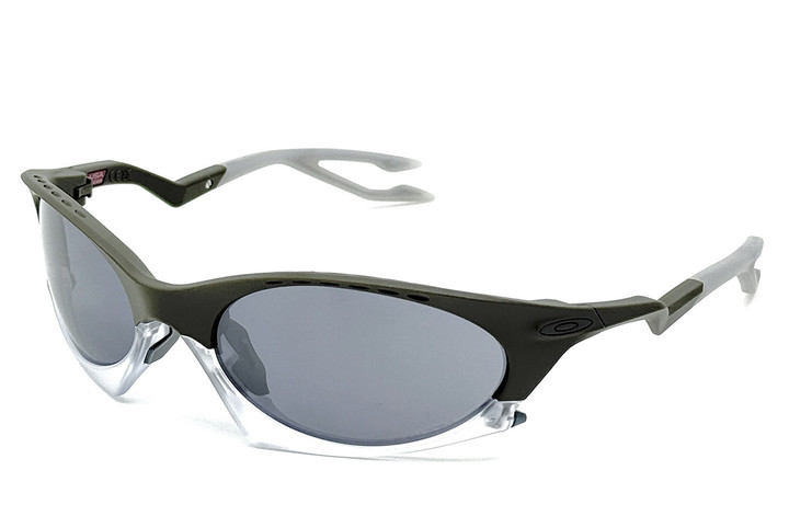 Hamayaブログ : OAKLEY PLANTARIS 新色追加